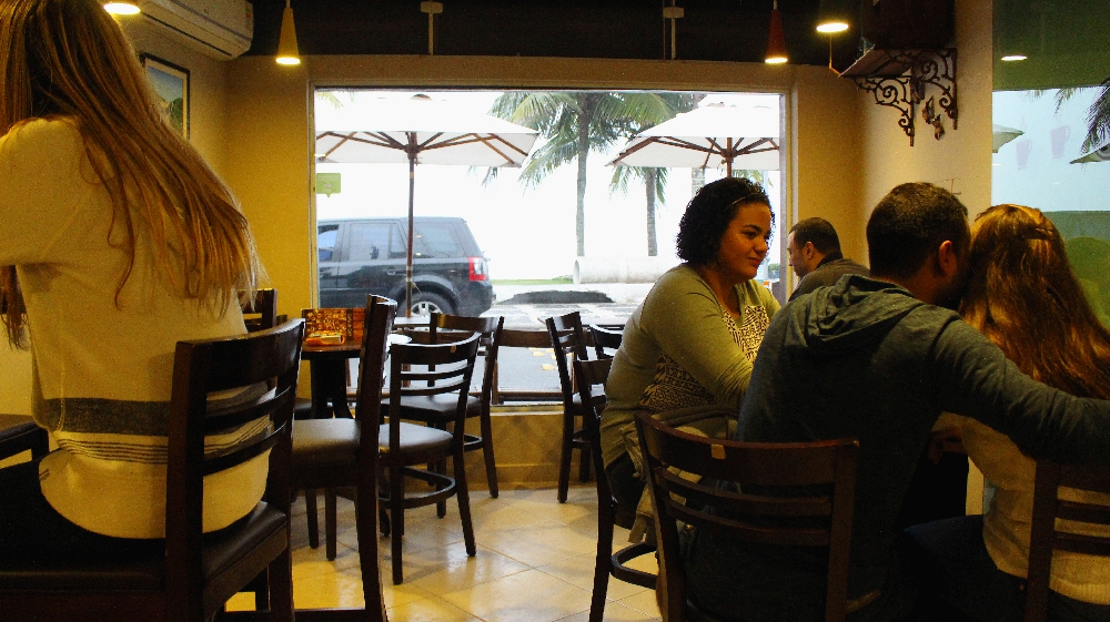 Georgia Café localiza-se em frente a Praia do Tombo no Guarujá (Divulgação / La Viagem)
