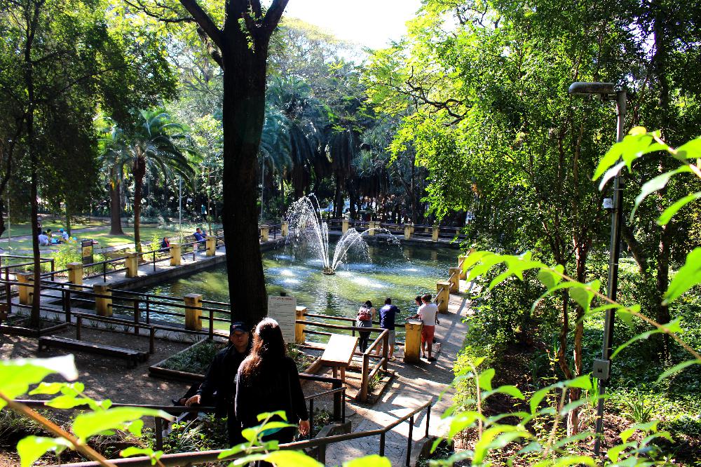 A Praça dos Idosos impressiona pela tranquilidade e equipamentos para pratica de exercícios no Parque da Água Branca em São Paulo (Foto: La Viagem)