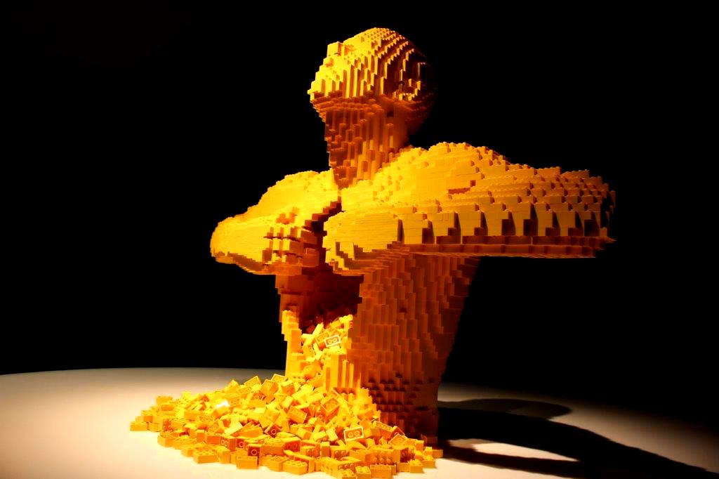Escultura de Nathan Sawaya, na exposição A Arte de Criar com LEGO, no Parque Ibirapuera, em São Paulo. (Divulgação / La Viagem)