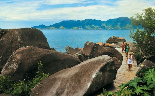 A pedra da praia do Sino no Norte de Ilhabela. (Foto: La Viagem)
