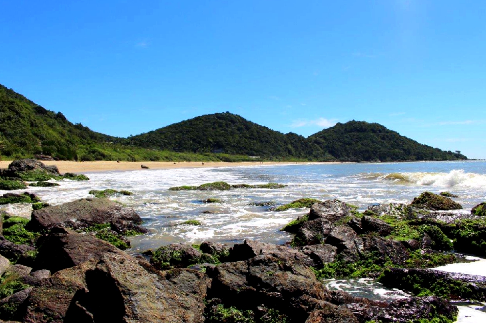 Praia do Buraco na cidade de Balneário Camboriú em Santa Catarina (Foto: La Viagem)