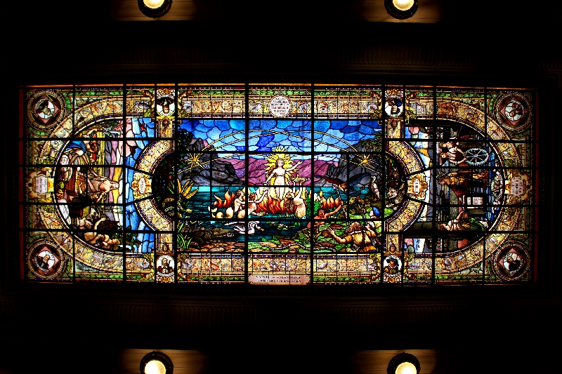 O Vitral de Benedicto Calixto esta situado na portentosa sala do pregão na Bolsa Oficial de Café, na cidade de Santos, litoral de São Paulo (Foto: La Viagem)
