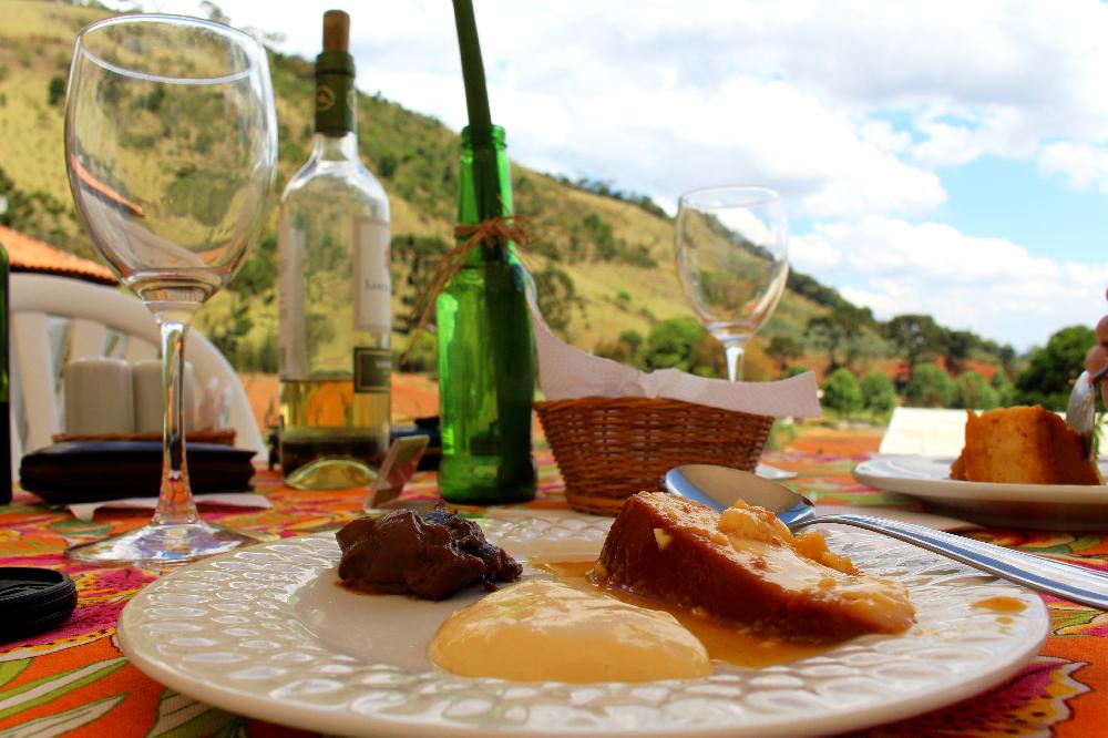 A sobremesa está inclusa no cardápio do self-service na Fazenda Maria da Fé (Foto: La Viagem)