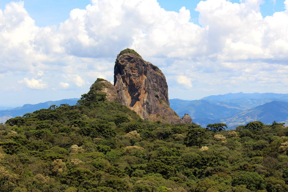 A Pedra do Baú é um dos picos mais procurados do Estado de São Paulo, por brasileiros e turistas do mundo tudo. (Foto: La Viagem)