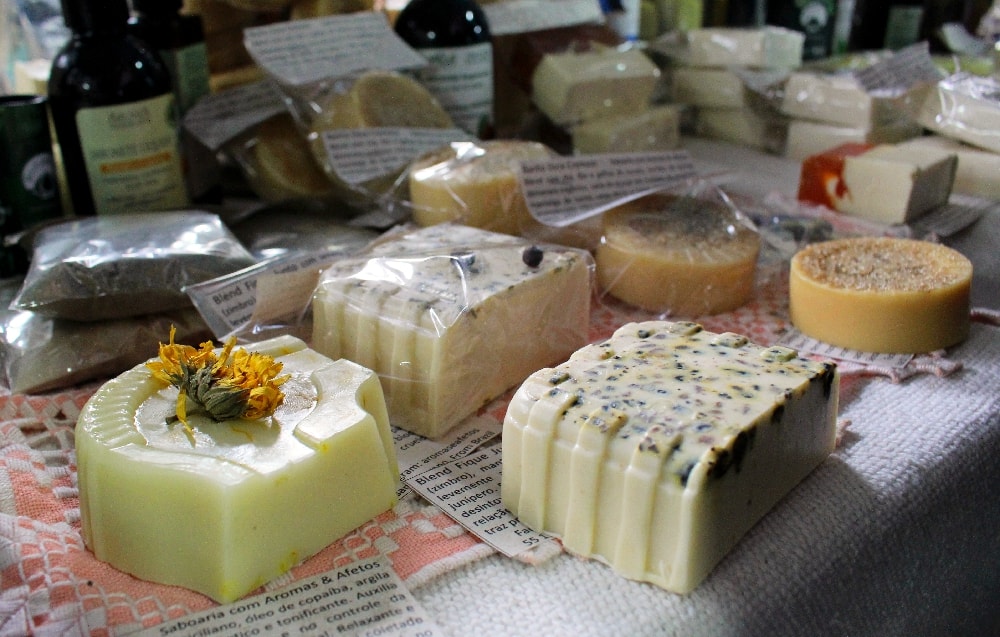 O visitantes encontrará muitos trabalhos artesanais no Caiçara Vegan Fest, na cidade de Santos, litoral de São Paulo (Foto: La Viagem)