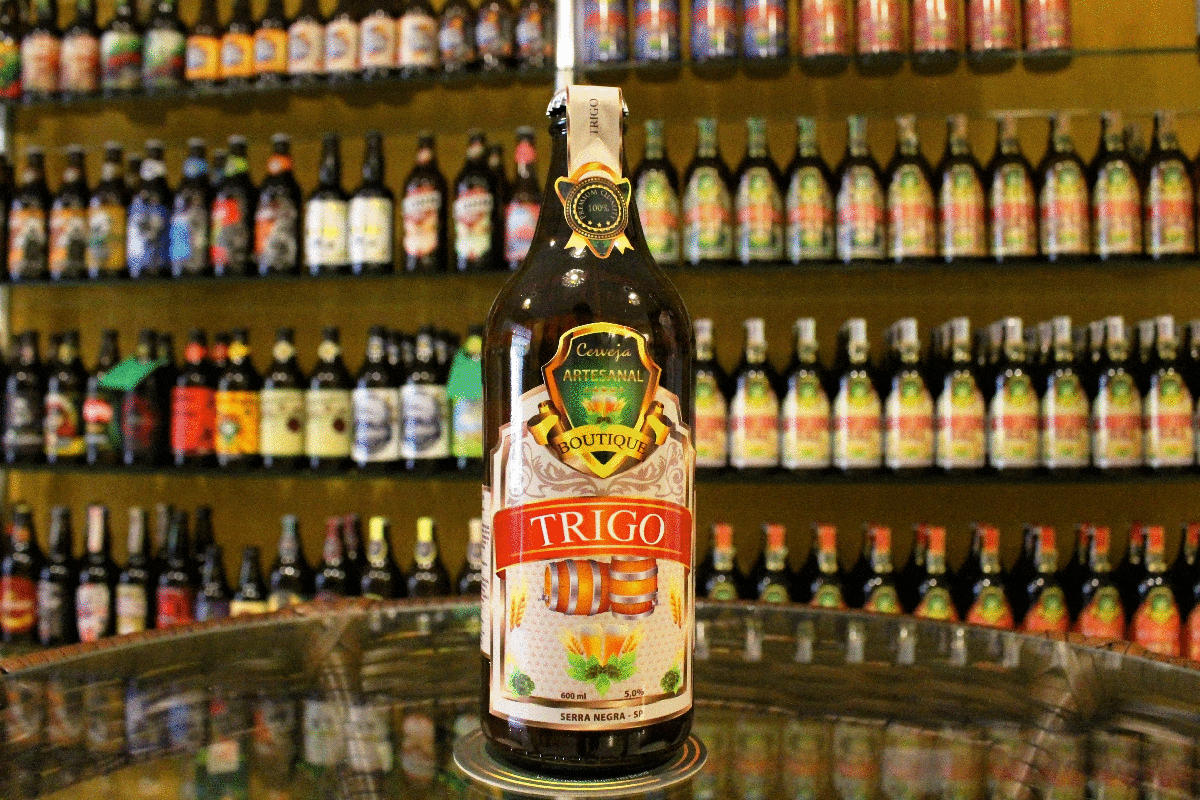 A Cervejaria Artesanal Boutique é uma excelente opção para você realizar o seu happy hour com os amigos, na cidade de Santos, litoral de São Paulo (Foto e Arte: La Viagem)