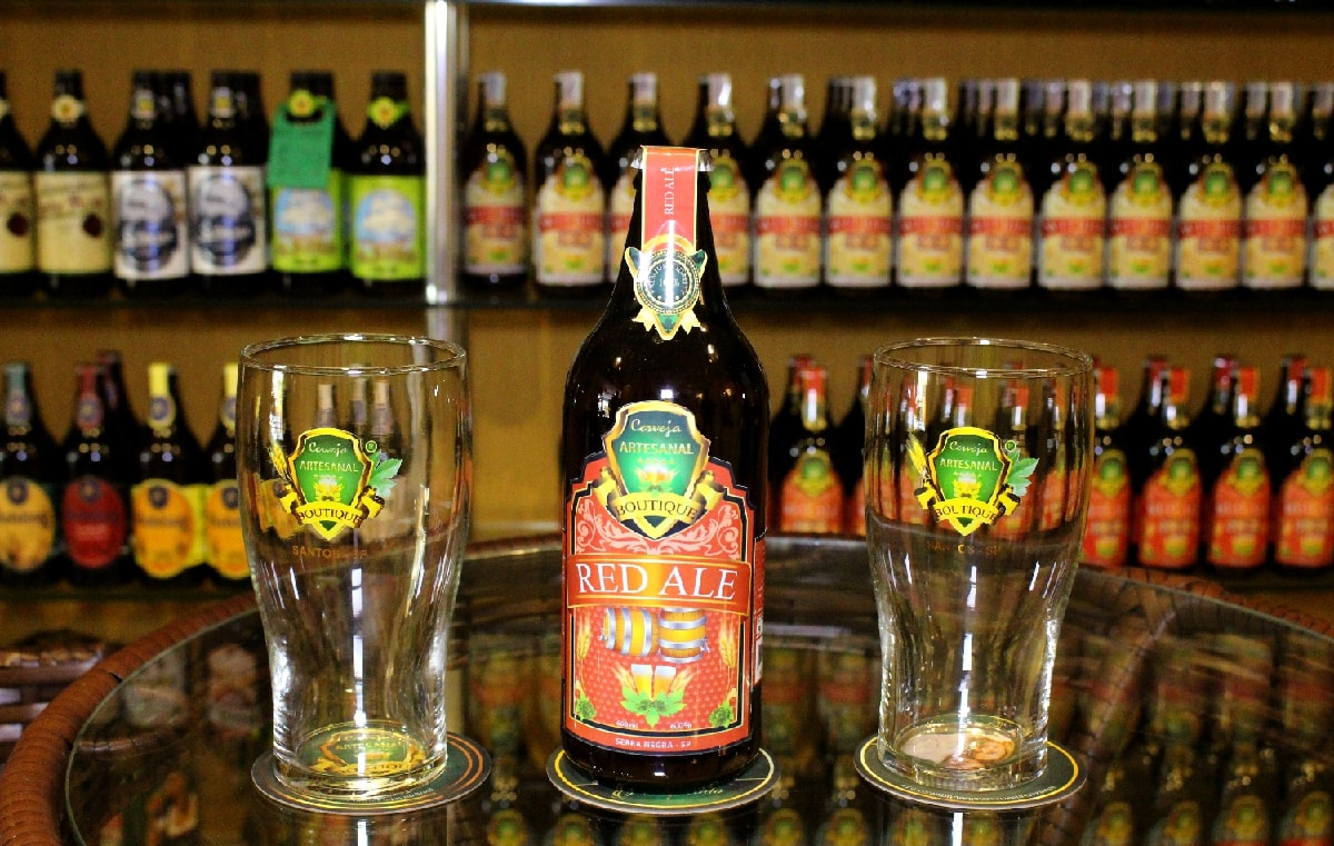 A Cervejaria Artesanal Boutique é uma excelente opção para você realizar o seu happy hour com os amigos, na cidade de Santos, litoral de São Paulo (Foto e Arte: La Viagem)