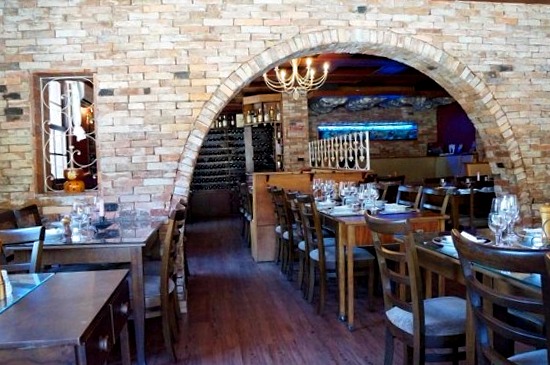 Ambiente rústico e aconchegando no Chateau de la Fondue, em Gramado, no Rio Grande do Sul (Divulgação/Internet)