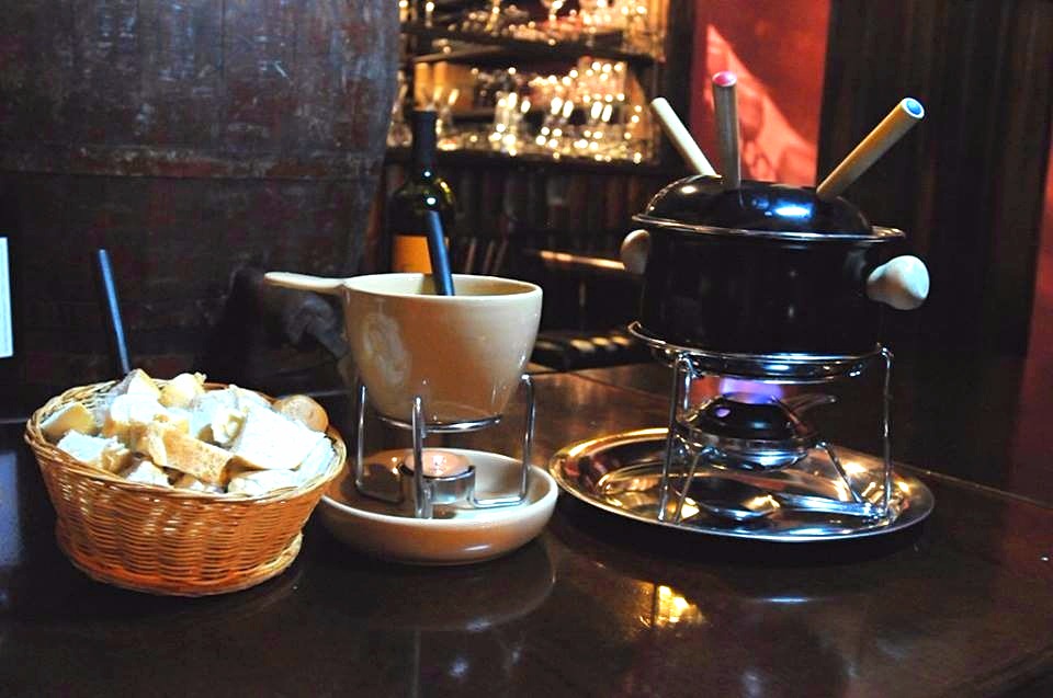 Foundue no restaurante Viva Vinhos, em Santos, no litoral de São Paulo. (Divulgação/Internet)