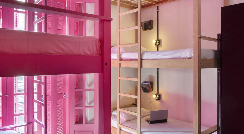 Contemporâneo Hostel:   Localizado em um casarão antigo, possui decoração moderna e quartos amplos e bem equipados. (Divulgação / Nomdades Digitais)