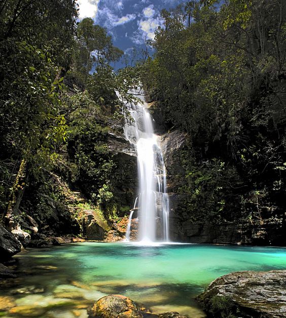 A cachoeira Santa Barbara é um dos lugares mais visitados da Chapada dos Veadeiros. (Divulgação/Internet)