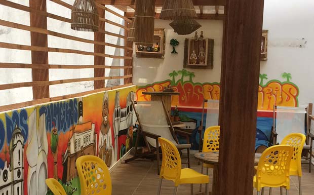 Uma das áreas do hostel para a confraternização dos hóspedes. (Divulgação: Porto das Palmeiras Hostel)