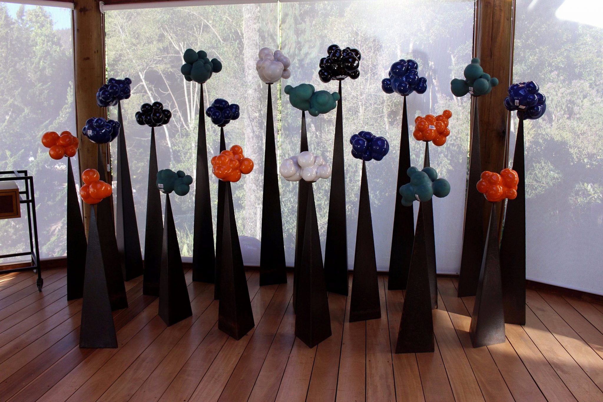 Vários objetos decorativos e utilitários estão à venda na galeria Unger’s Potte House. (Foto La Viagem)
