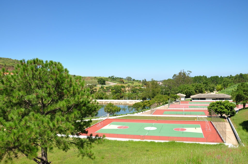 Quadras esportivas no Vale do Sol, em Serra Negra.