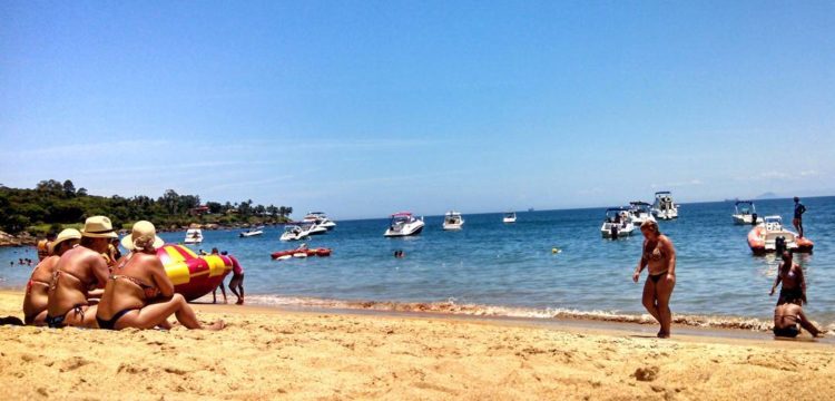 A Praia do Curral esta entre as mais conhecidas na cidade de Ilhabela, litoral norte de Sâo Paulo (Foto: La Viagem)