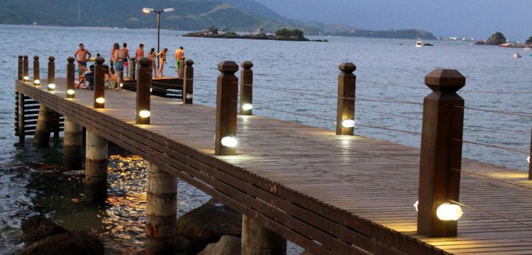 O pier da Praia Grande é palco para diversão (Foto: La Viagem)