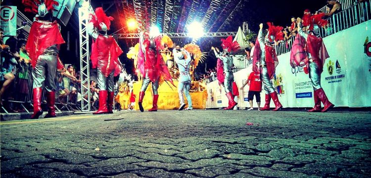 Um dos maiores carnavais do litoral paulista fica em Ilhabela atraindo milhares de turistas nessa época do ano. (Foto: La Viagem)